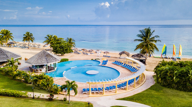 Montego Bay Airport to Hotel in Runaway Bay